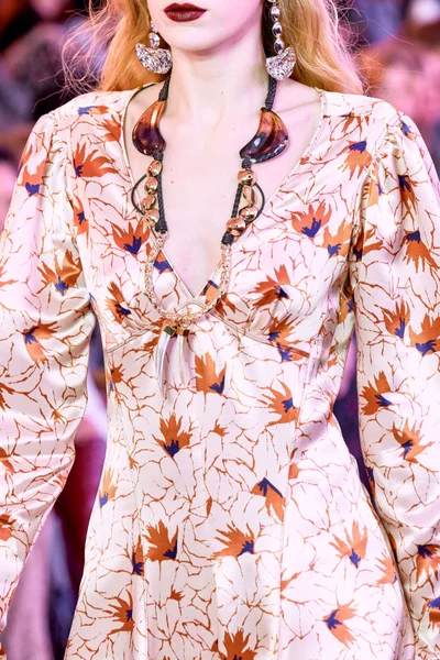 Look 152